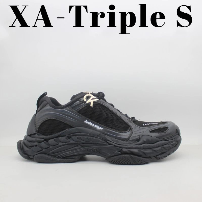 Balenciaga Sneakers Triple S — Black