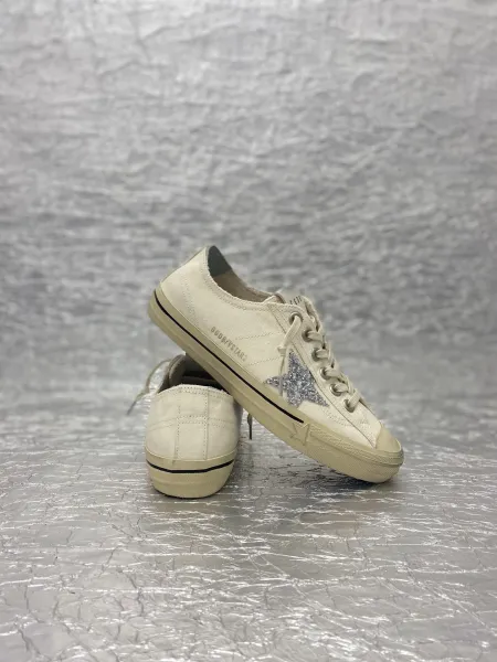 Golden Goose V-Star 2 White Distressed Sneakers - 42