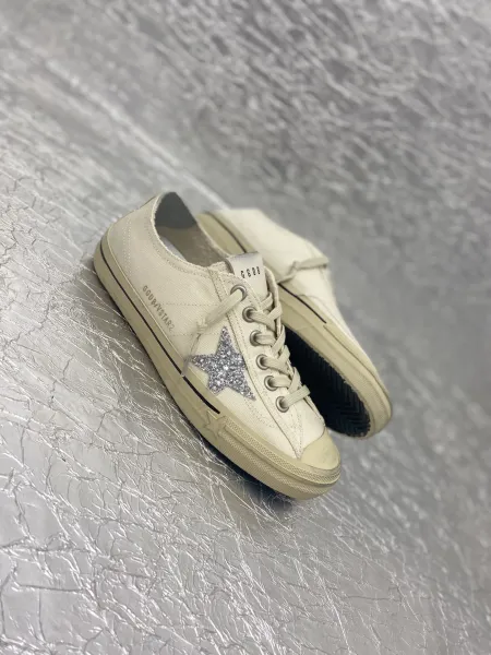 Golden Goose V-Star 2 White Distressed Sneakers - 45