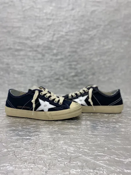 Golden Goose V-Star 2 White Distressed Sneakers - 30