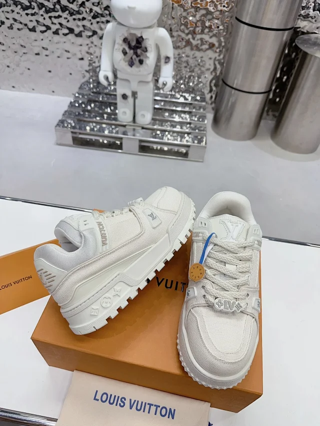 Louis Vuitton Sneakers LV Trainer product detail image 3
