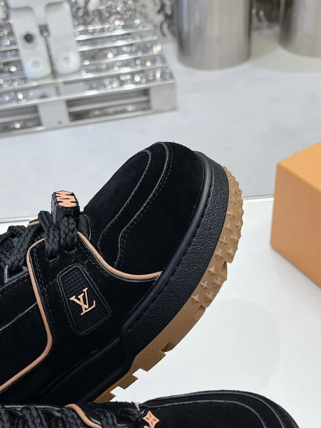 Louis Vuitton Sneakers LV Trainer product detail image 43