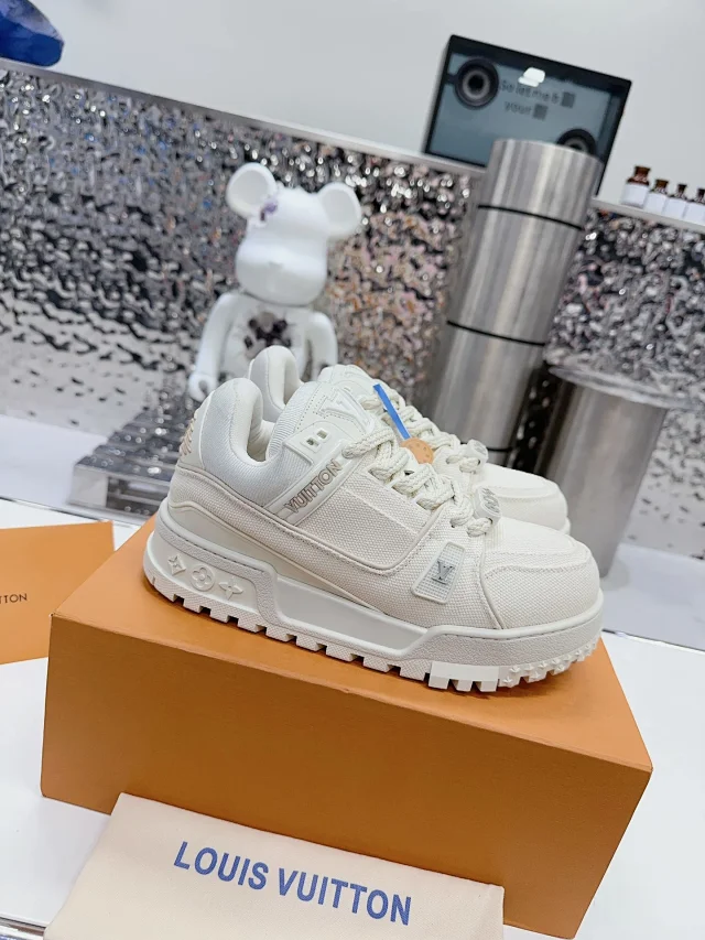 Louis Vuitton Sneakers LV Trainer product detail image 1