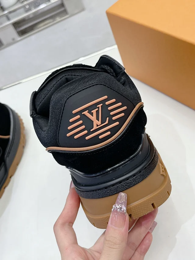 Louis Vuitton Sneakers LV Trainer product detail image 44