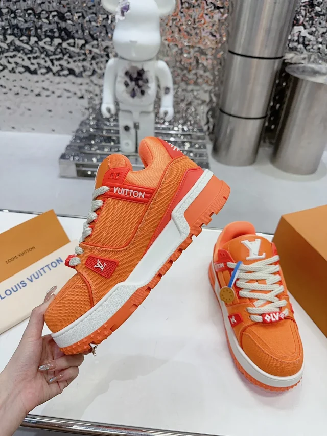 Louis Vuitton Sneakers LV Trainer product detail image 13
