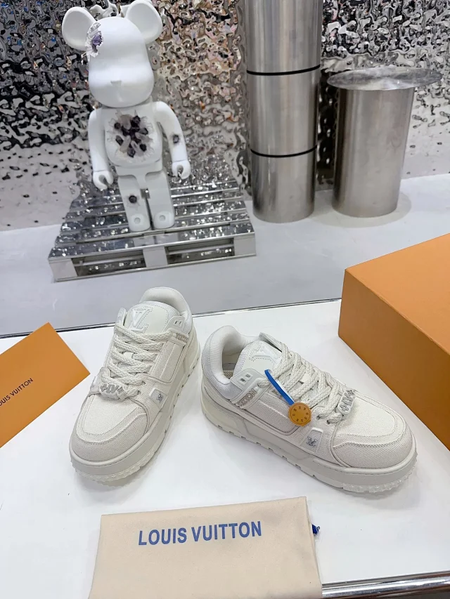 Louis Vuitton Sneakers LV Trainer product detail image 4