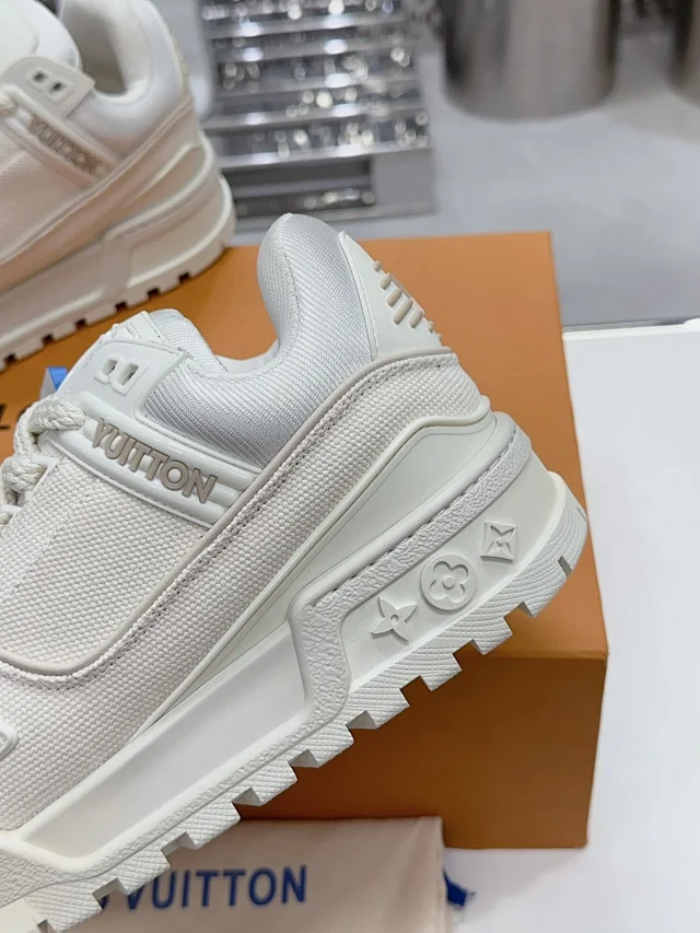 Louis Vuitton Sneakers LV Trainer product detail image 8