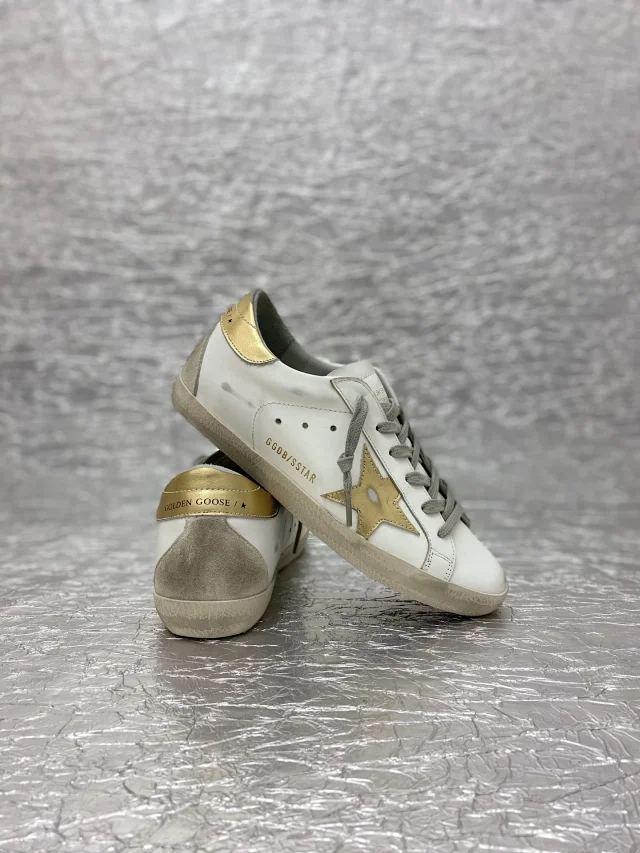 Golden Goose Sneakers Super-Star distressed low-top with star appliqué product detail image 23