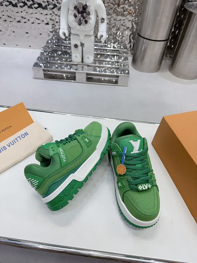 Louis Vuitton Sneakers LV Trainer product detail image 32
