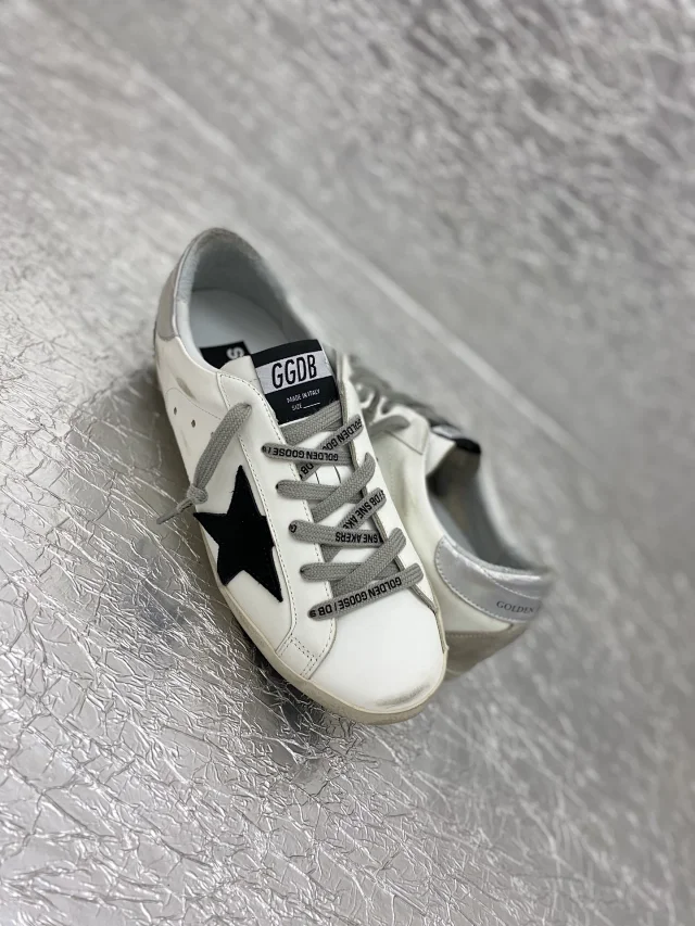 Golden Goose Sneakers Super-Star distressed low-top with star appliqué product detail image 8