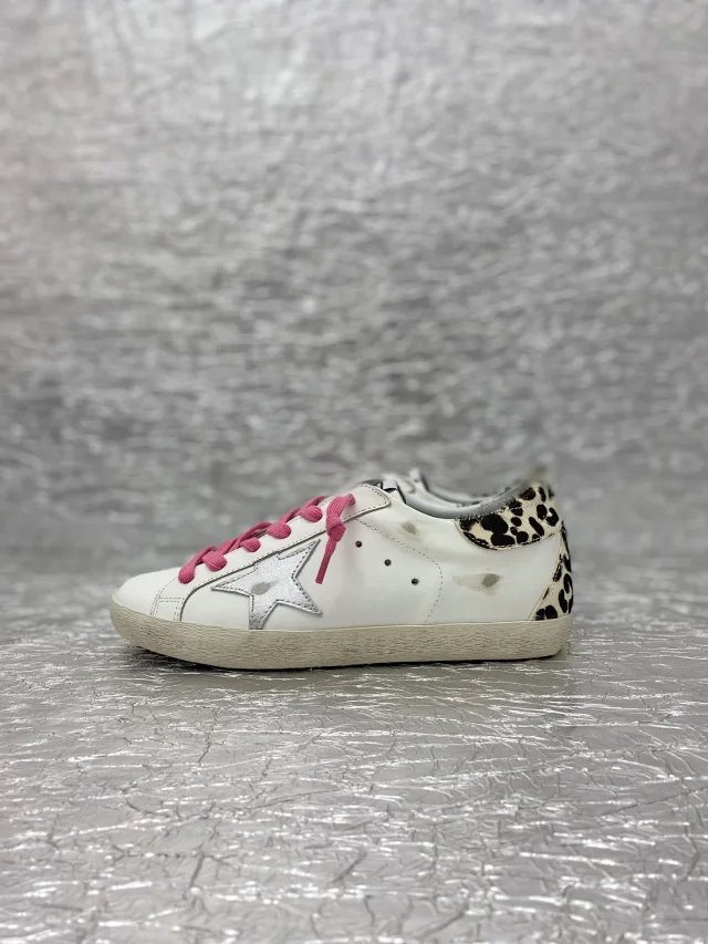Golden Goose Sneakers Super-Star distressed low-top with star appliqué product detail image 42