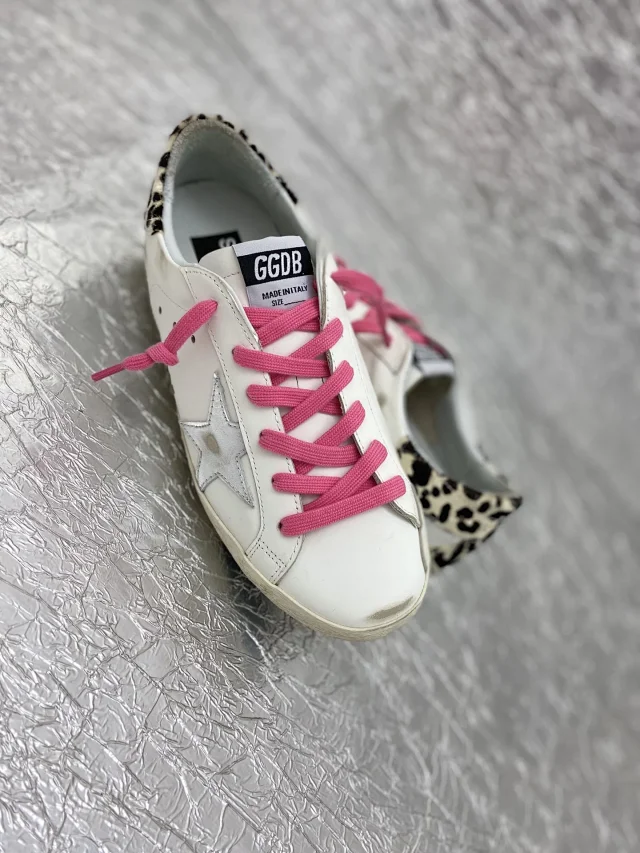 Golden Goose Sneakers Super-Star distressed low-top with star appliqué product detail image 44