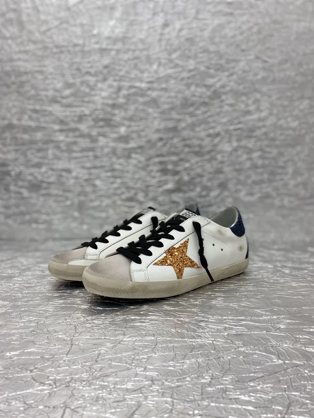Golden Goose Sneakers Super-Star distressed low-top with star appliqué product detail image 30