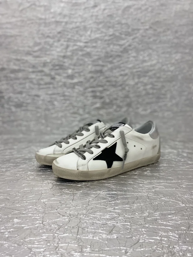 Golden Goose Sneakers Super-Star distressed low-top with star appliqué product detail image 3