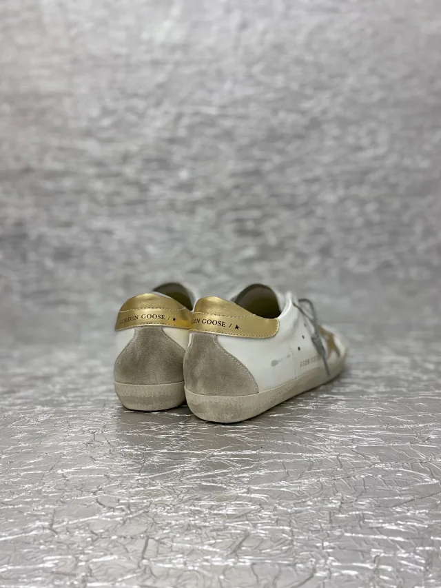 Golden Goose Sneakers Super-Star distressed low-top with star appliqué product detail image 27