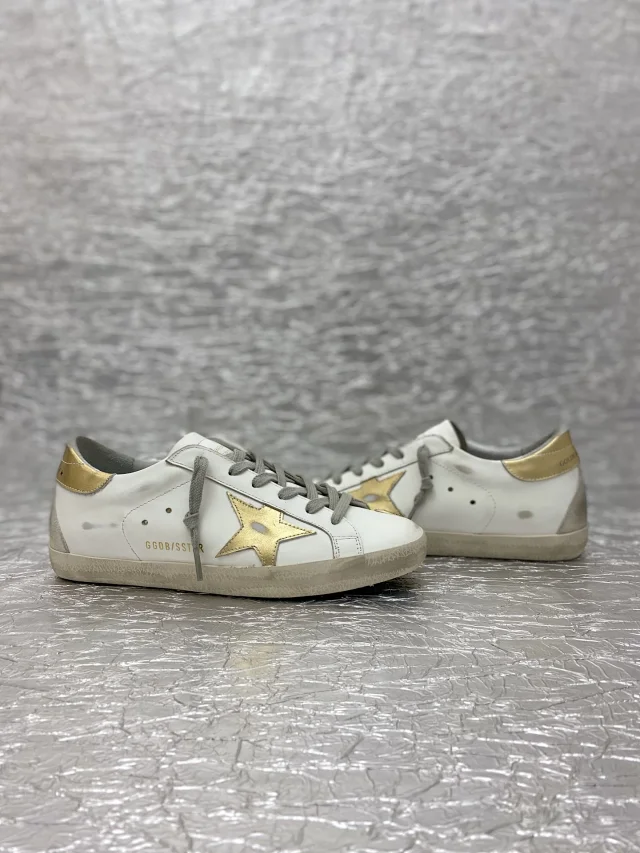 Golden Goose Sneakers Super-Star distressed low-top with star appliqué product detail image 20