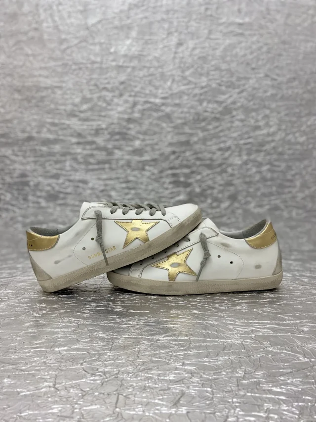 Golden Goose Sneakers Super-Star distressed low-top with star appliqué product detail image 22