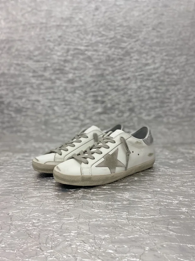 Golden Goose Sneakers Super-Star low-top with glitter star appliqué product detail image 3