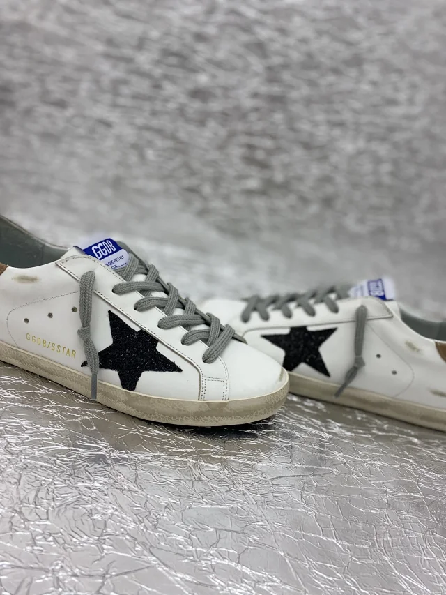 Golden Goose Sneakers Super-Star low-top star product detail image 17