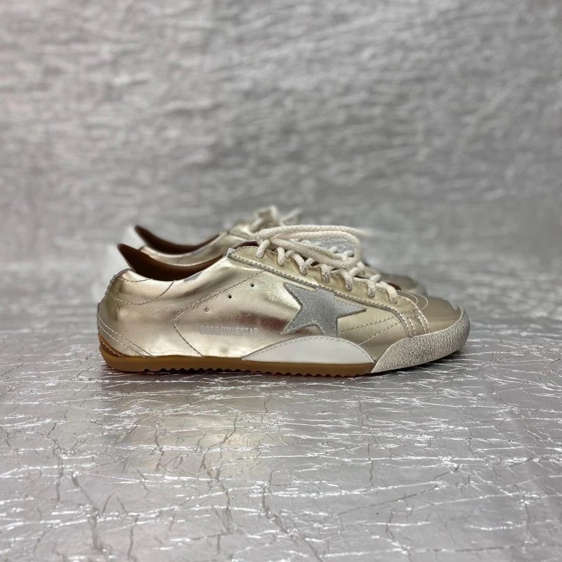 Unbranded Sneakers Low-top star-appliqué — 9 [Custom color scheme! No returns or exchanges for non-quality issues!