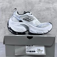 Balenciaga 10XL — seller photo 2