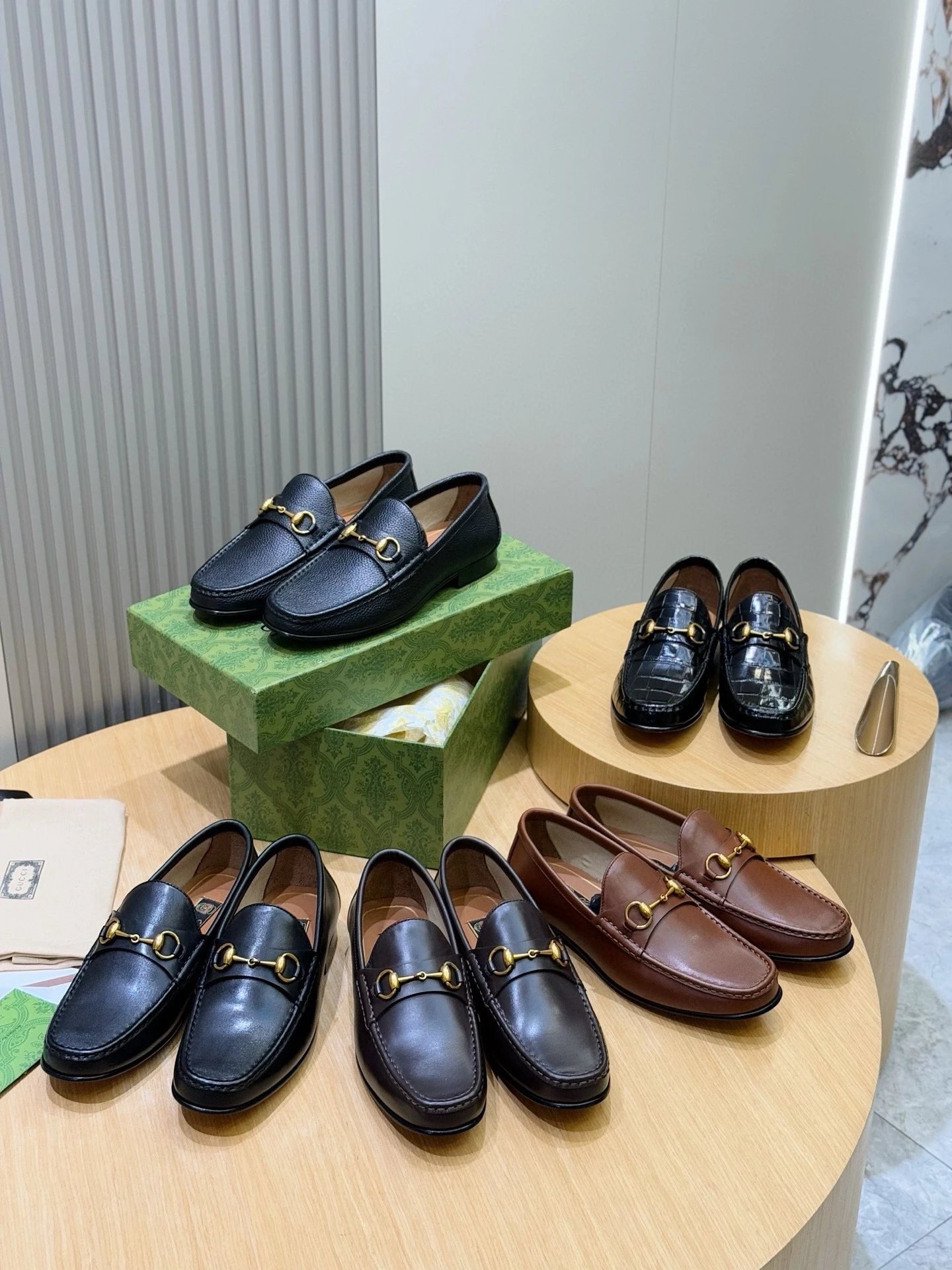 2026 New Soft Calf Leather Cover with Street Buckle for Men's Casual loafers G