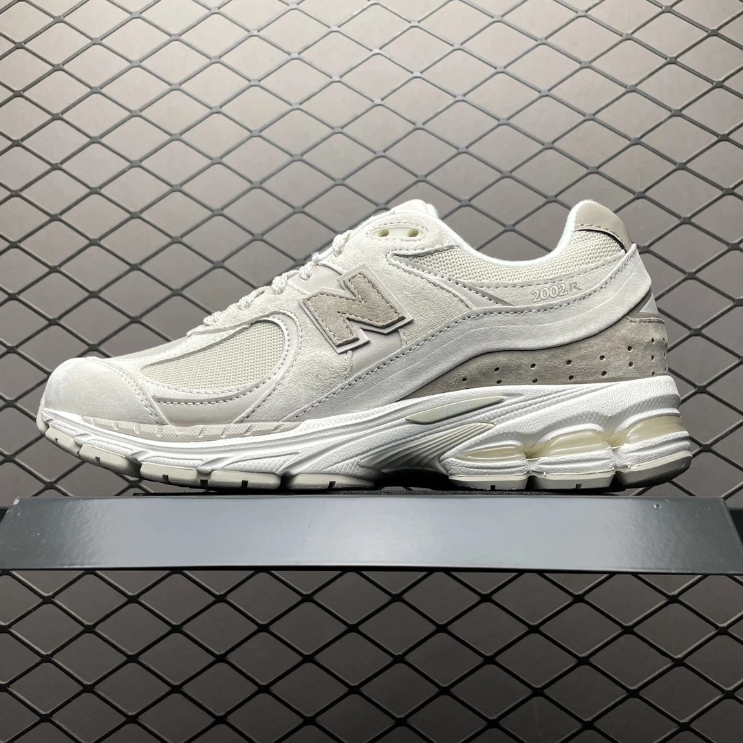 New Balance M2002RJN Beige