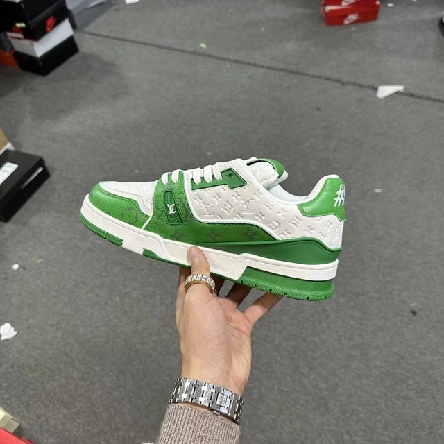 LV Louis Vuitton Trainer Shoes: seller detail photo 6