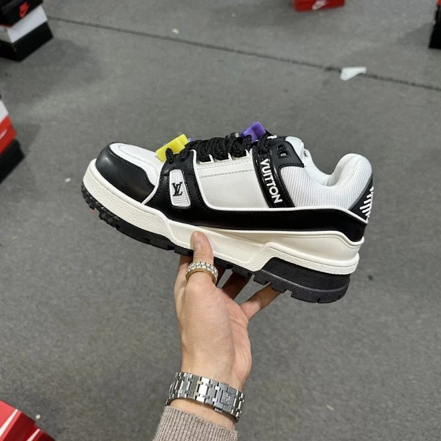 LV Louis Vuitton Trainer Shoes: seller detail photo 12