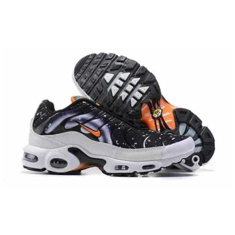 Nike Air Max Plus Sneakers