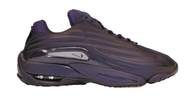 Nike Sneakers Low-Top with Metallic Side Panels product detail image 17