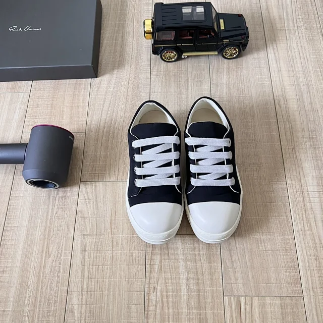 Rick Owens Sneakers Low-Top Lace-Up with Contrast Toe Caps product detail image 1