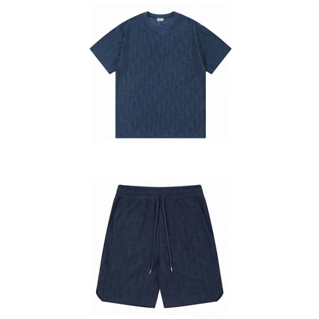 Louis Vuitton Matching Sets Monogram Short-Sleeve T-Shirt and Shorts Set product detail image 12