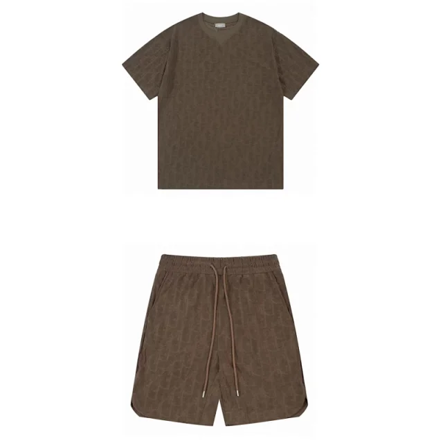 Louis Vuitton Matching Sets Monogram Short-Sleeve T-Shirt and Shorts Set product detail image 11