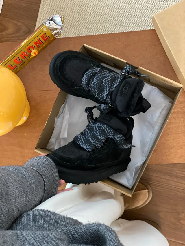 UGG Casual Shoes Fur-Lined Lace-Up Platform Sneakers product detail image 35