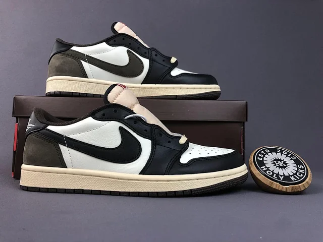 Nike Sneakers Air Jordan 1 Low x Travis Scott with reverse Swoosh product detail image 5