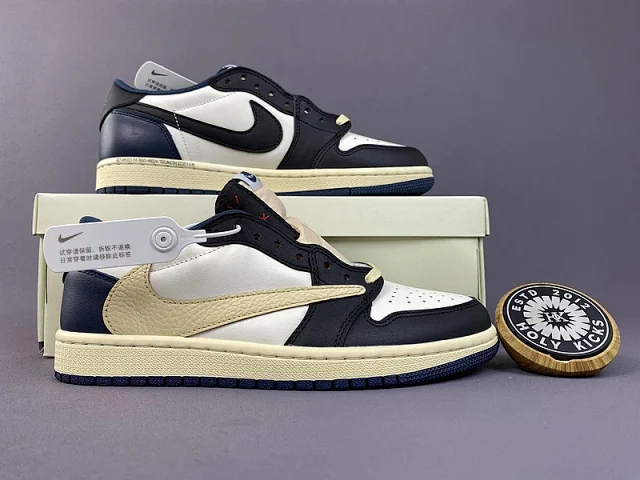 Nike Sneakers Air Jordan 1 Low x Travis Scott with reverse Swoosh product detail image 12