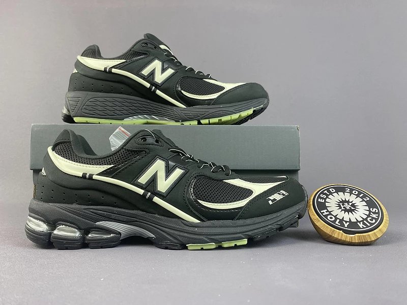 New Balance 2002R White Cream Sneakers - 8