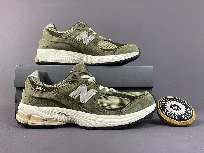 New Balance 2002R Protection Pack Olive