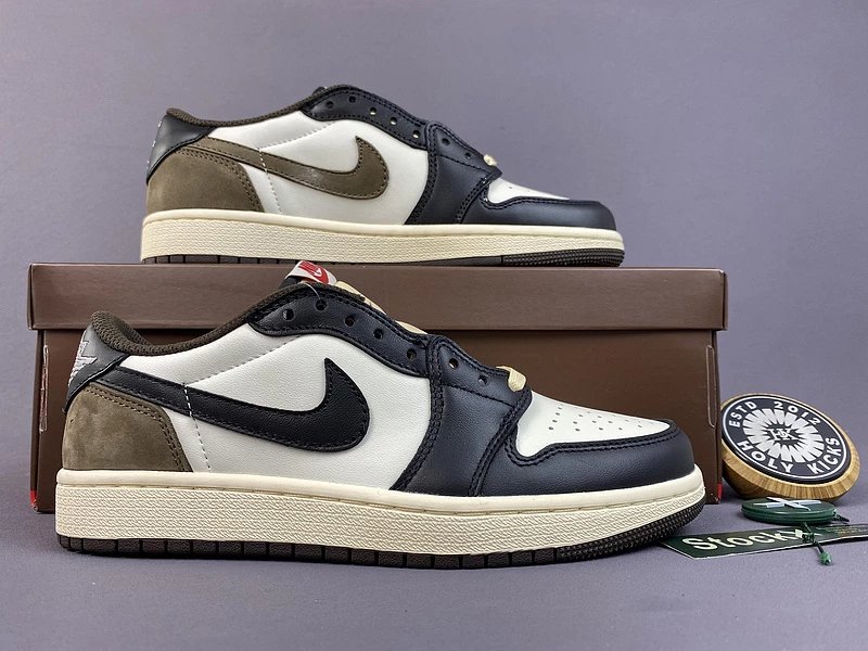 Nike Air Jordan 1 Low 'Mocha' Sneakers
