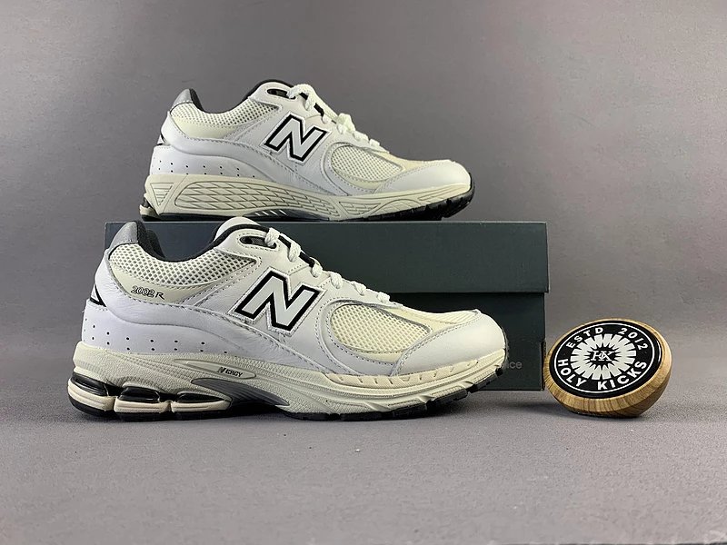 New Balance 2002R White/Black