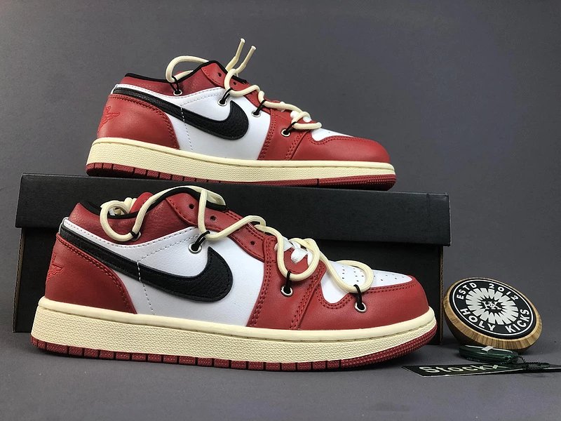 Nike Air Jordan 1 Low 'Mocha' Sneakers - 3