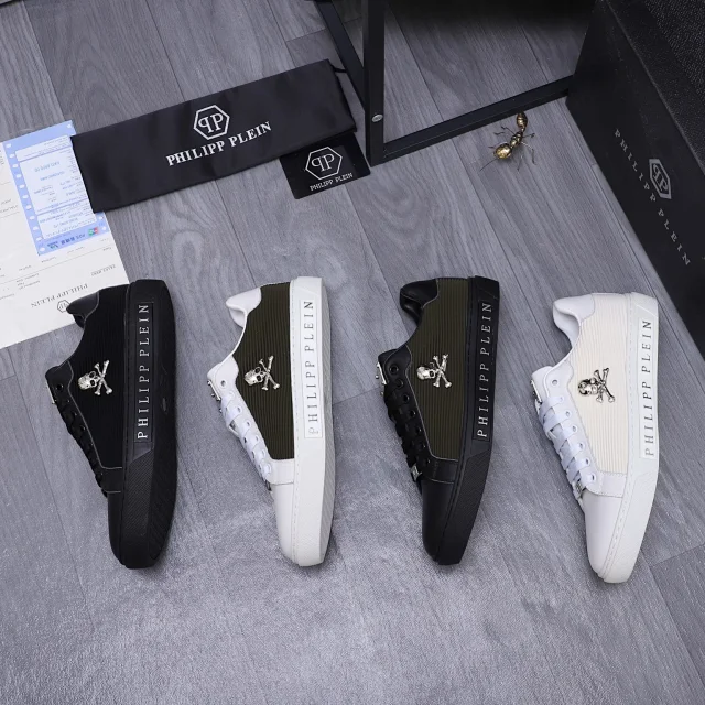 Philipp Plein Sneakers Low-top lace-up with skull-and-crossbones side hardware product detail image 1