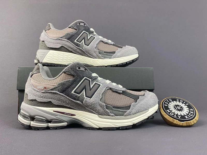 New Balance 2002R Grey Pink