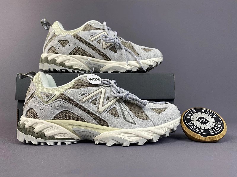 New Balance 610 Trail White Black Wide