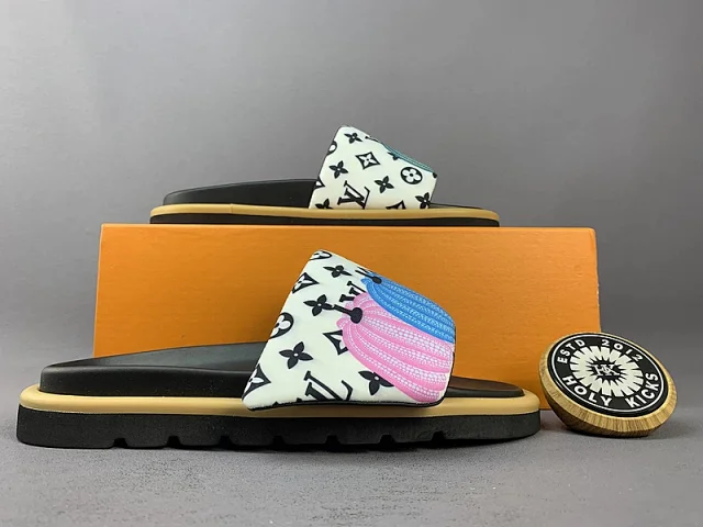 Louis Vuitton Sandals Monogram graphic slide product detail image 2