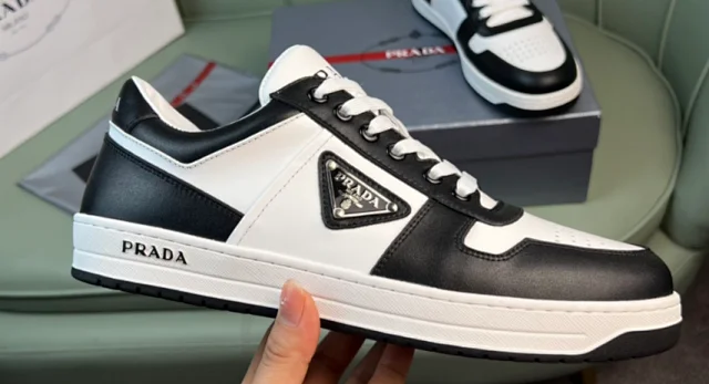 Prada Sneakers Low-top lace-up triangle-logo product detail image 1