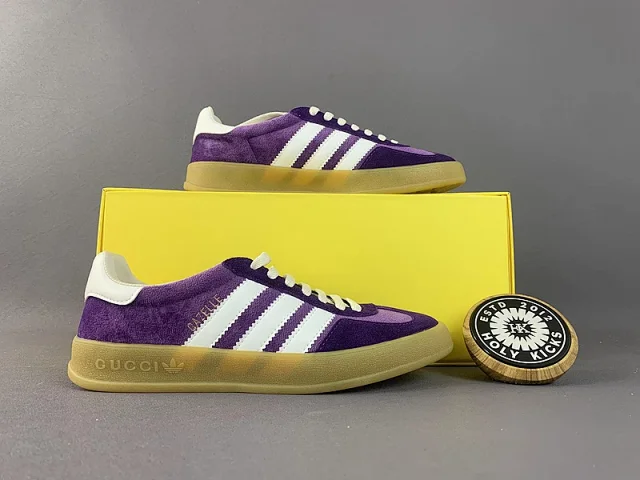 Gucci Sneakers Gazelle low-top with three stripes product detail image 5