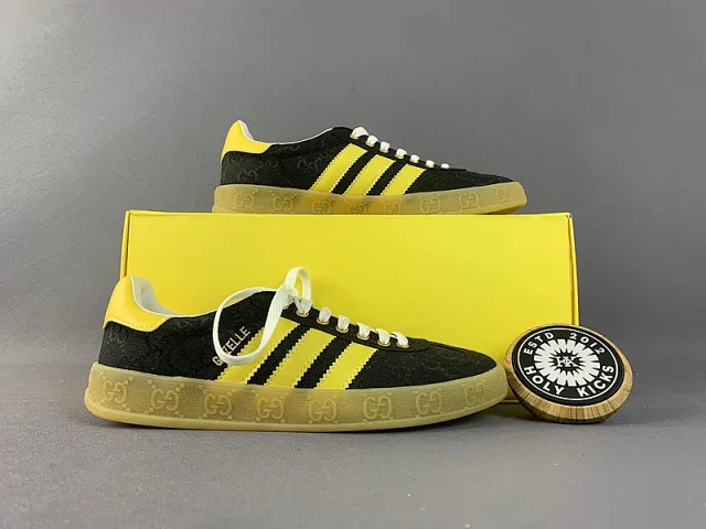 Gucci Sneakers Gazelle low-top with three stripes product detail image 11