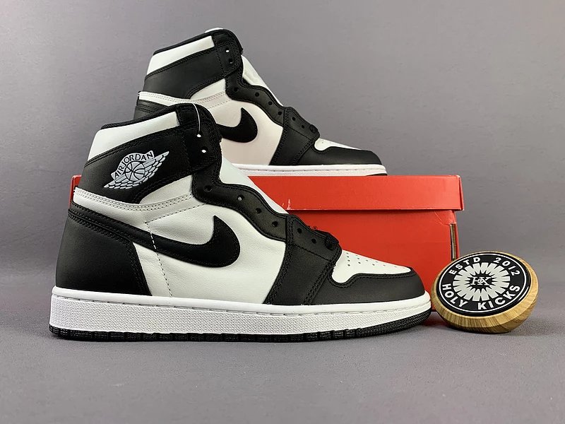 Jordan 1 Retro High Black White Panda
